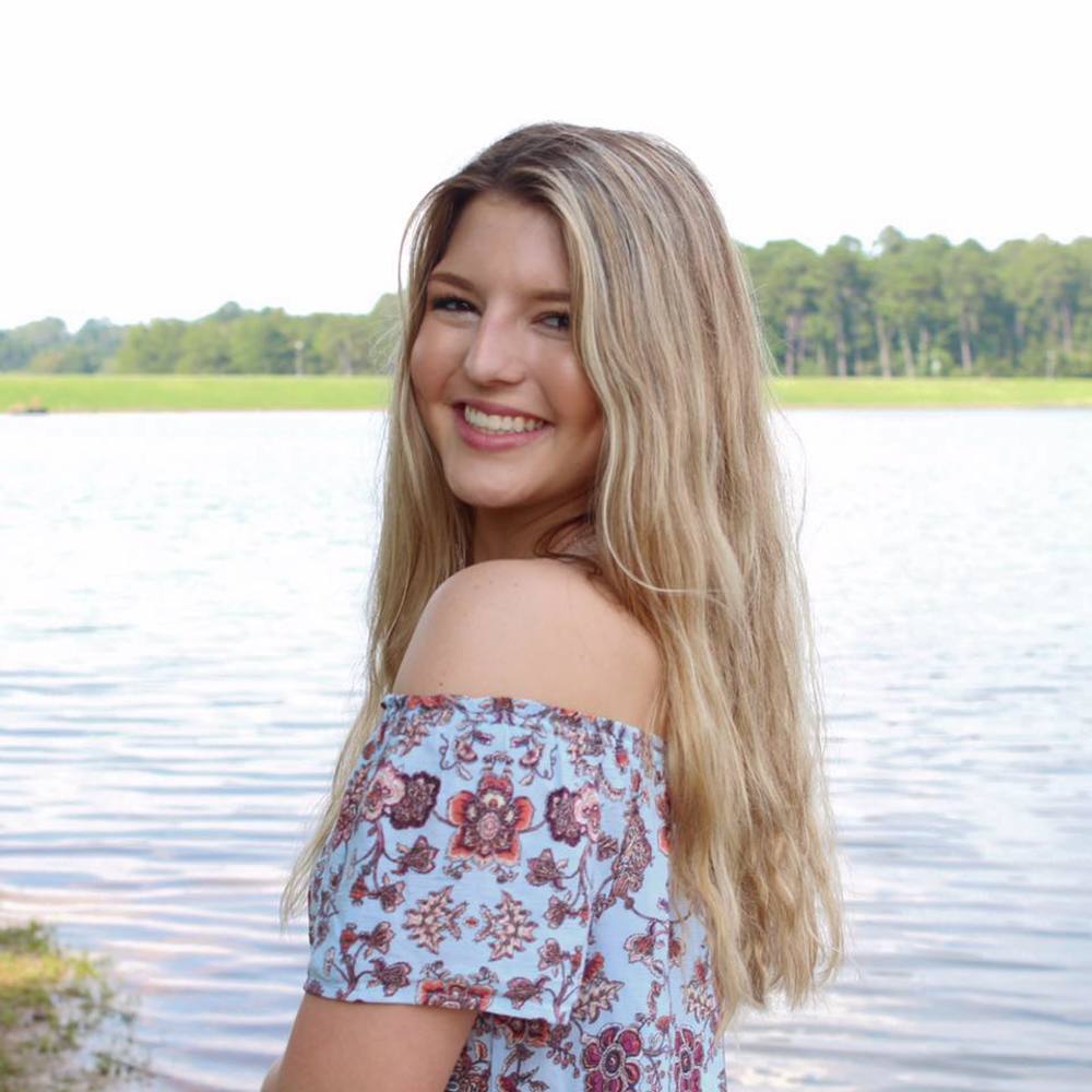 Meet your Posher, Chloe